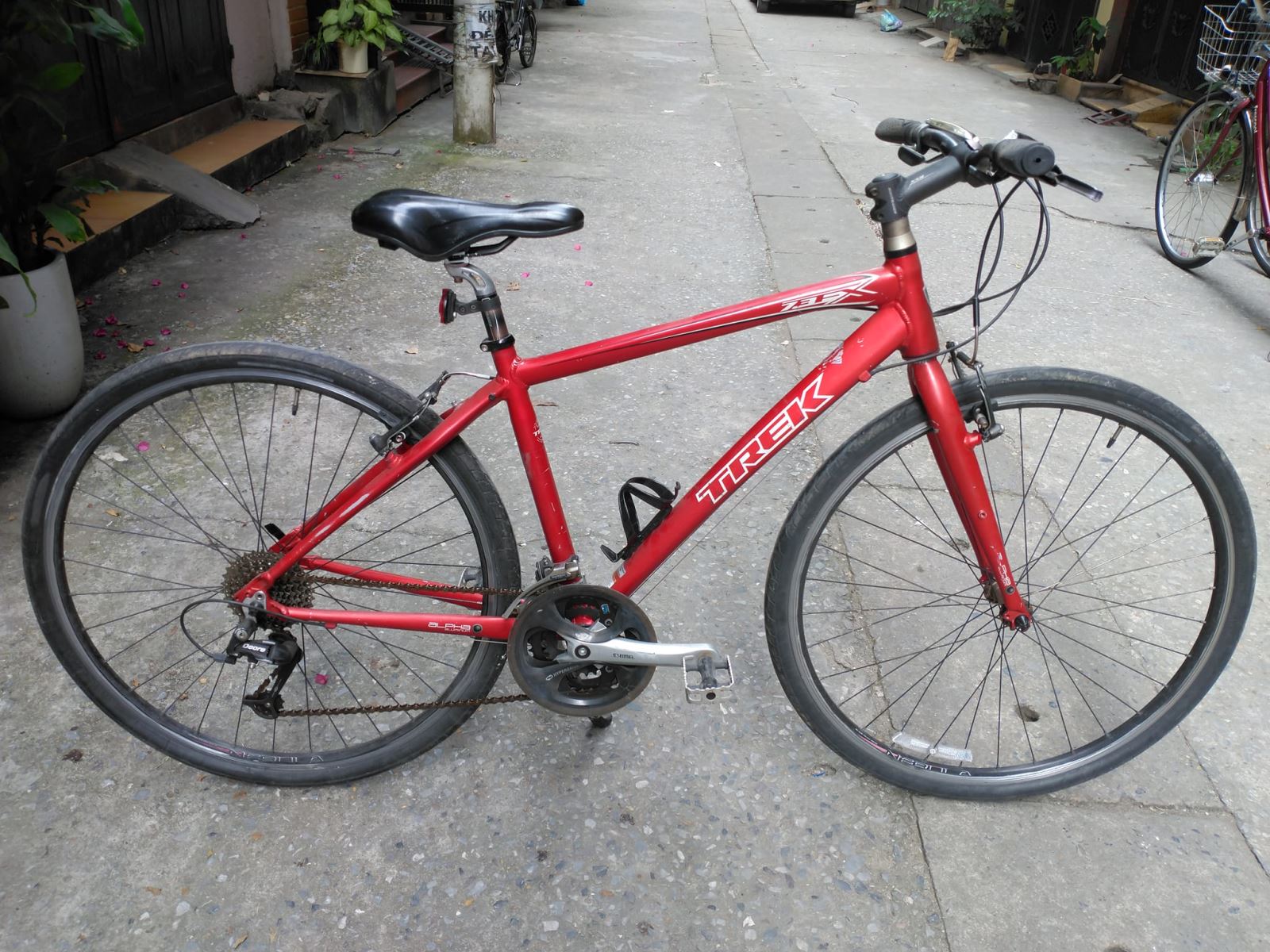 Xe đạp  hiệu TREK 7.3FX của Mỹ hàng bãi Nhật (Còn xe)