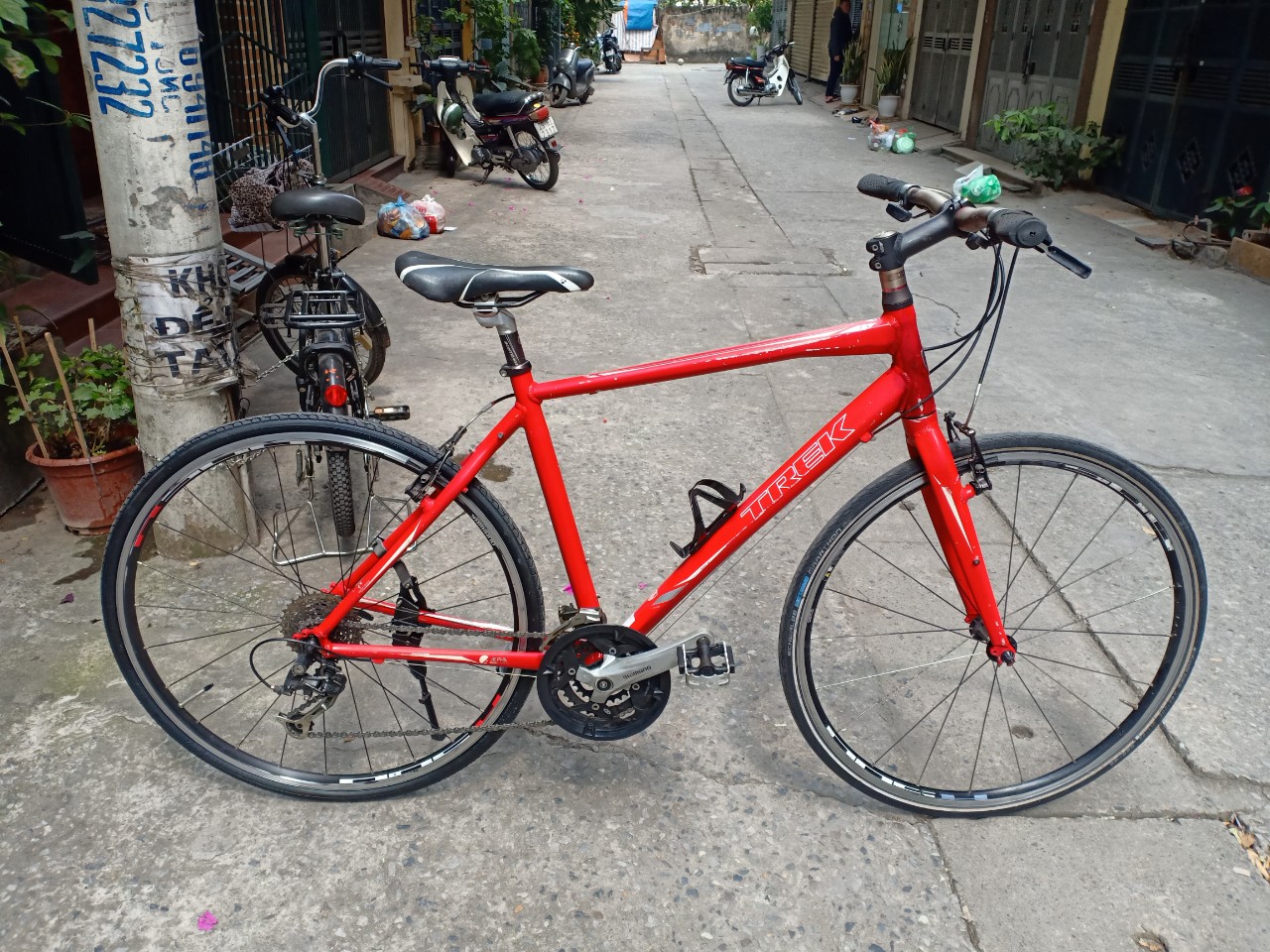 Xe đạp  hiệu TREK 7.3FX của Mỹ hàng bãi Nhật (Còn xe)
