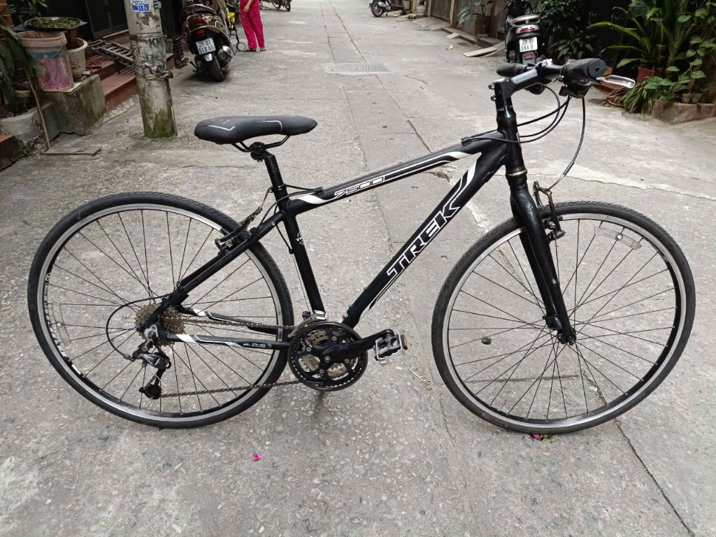 Xe đạp  hiệu TREK 7500  của Mỹ hàng bãi Nhật (Còn xe)