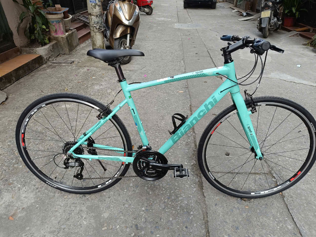 Xe đạp  touring Bianchi C.Sport của Ý hàng bãi Nhật (Còn xe)